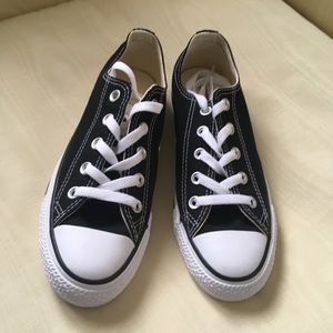 Black Converse *NEW*